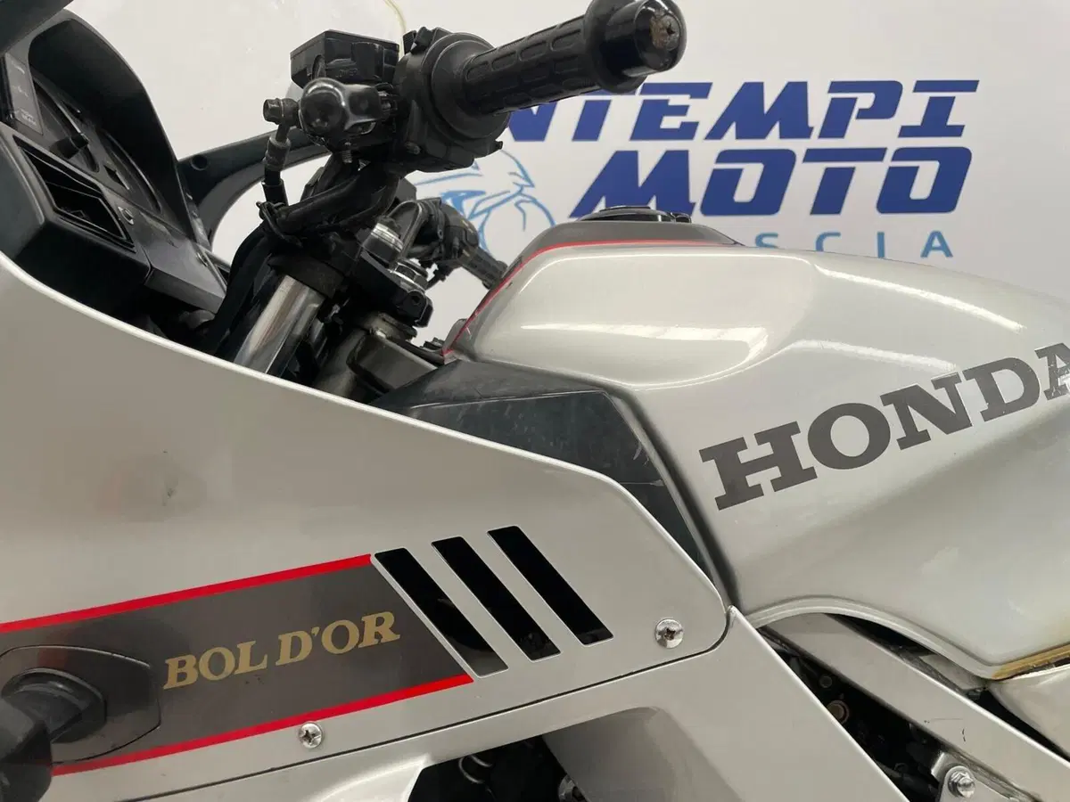 Honda VF 1000 F2 (1985 - 87) (8)
