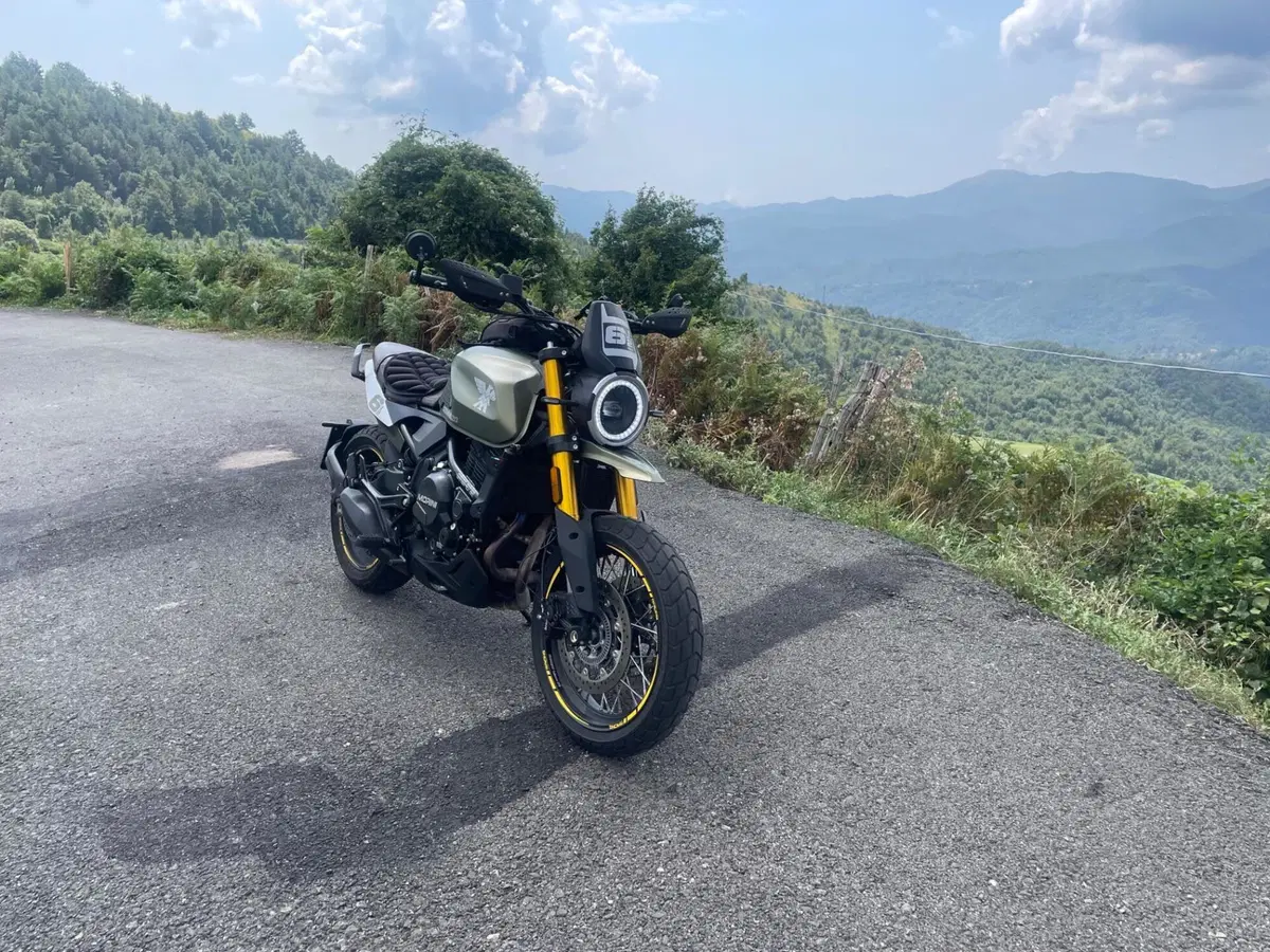 Moto Morini SEIEMMEZZO SCR (2022 - 26) (10)