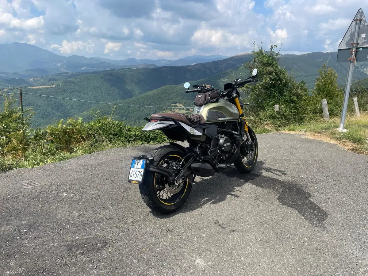 Moto Morini SEIEMMEZZO SCR (2022 - 26) (11)