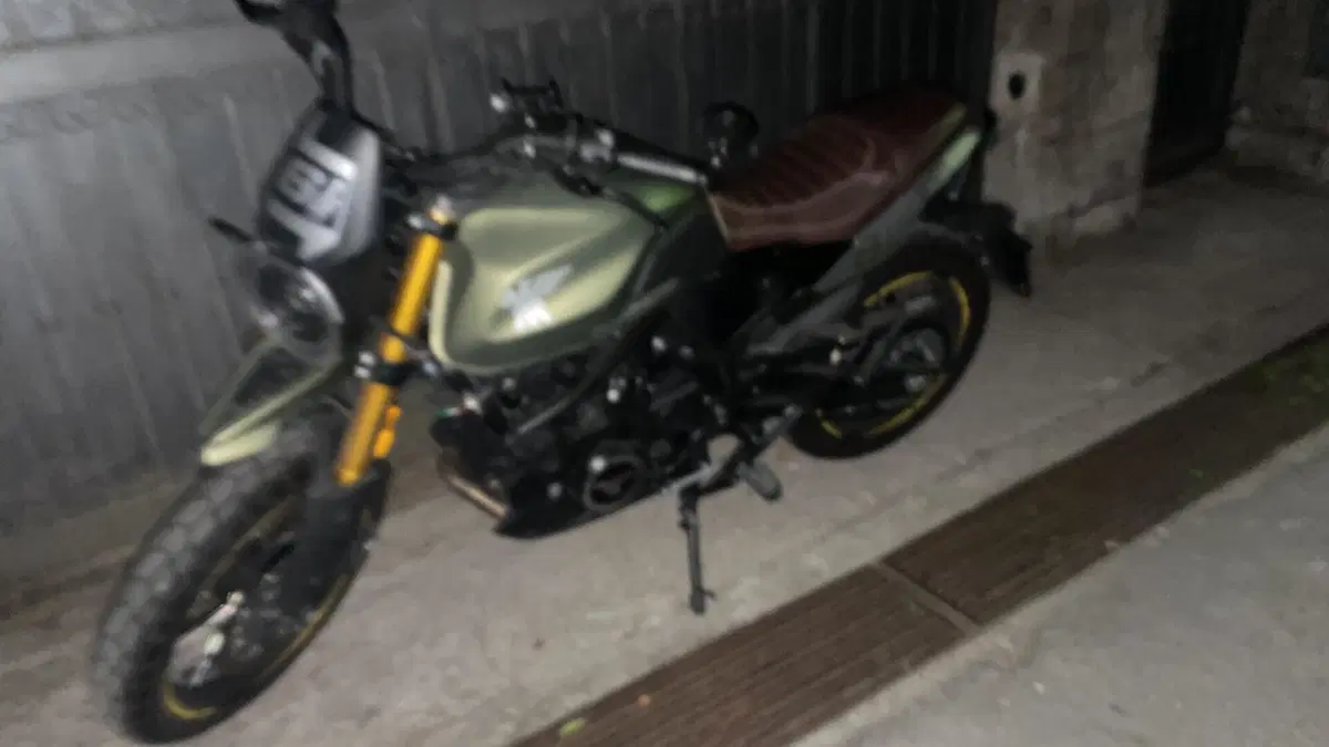 Moto Morini SEIEMMEZZO SCR (2022 - 26) (18)