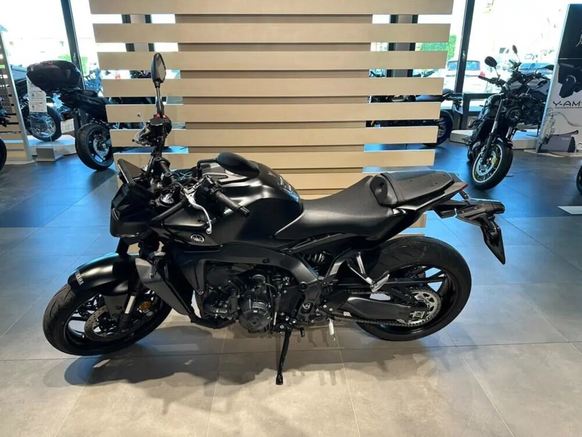 Yamaha MT-09 (2024 - 26) (4)