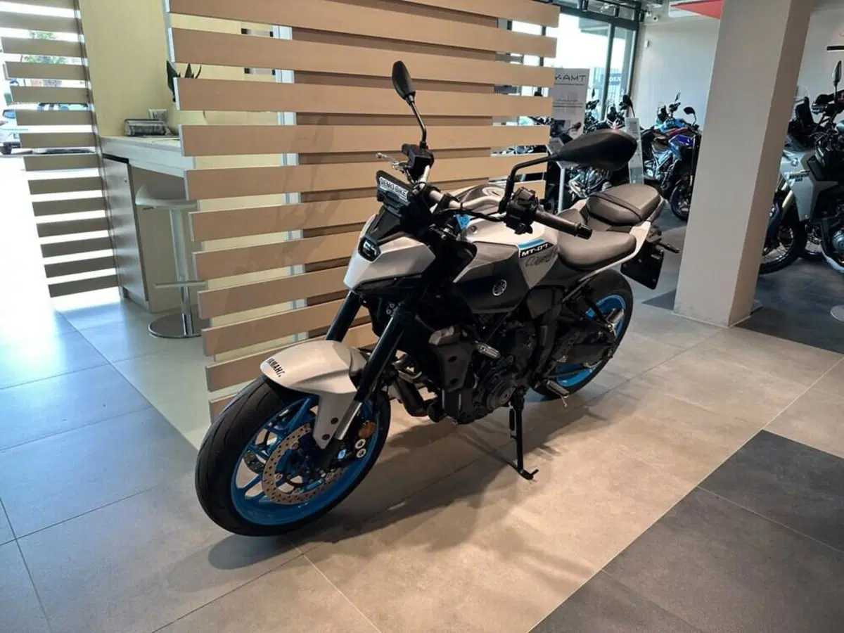 Yamaha MT-07 Y-AMT (2025 - 26) (5)