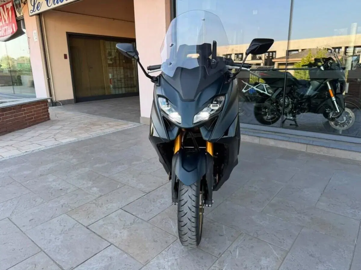 Yamaha T-Max 560 Tech Max (2022 - 24) (2)