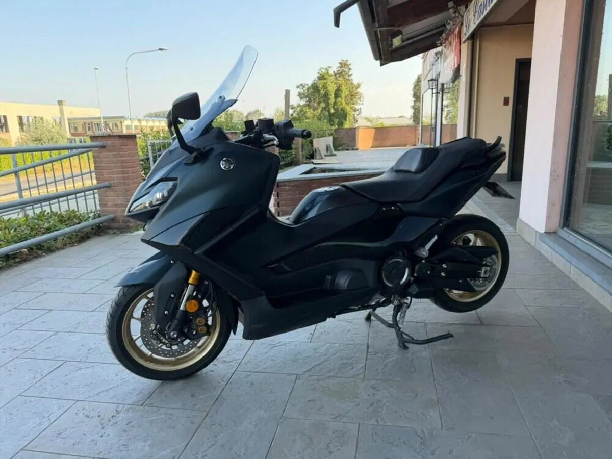 Yamaha T-Max 560 Tech Max (2022 - 24) (3)