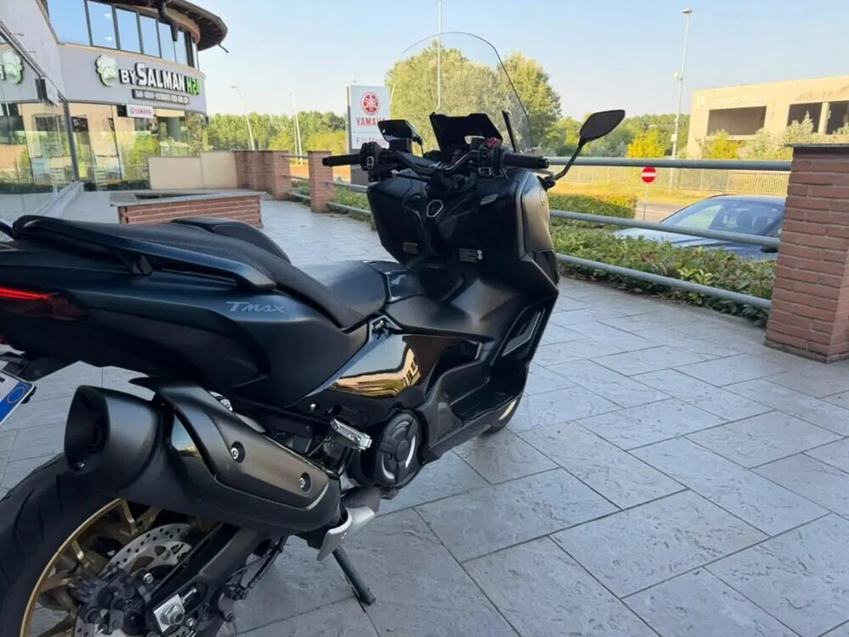 Yamaha T-Max 560 Tech Max (2022 - 24) (4)