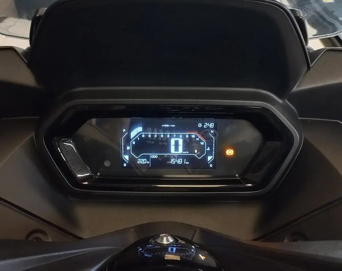Yamaha X-Max 300 (2021 - 24) (4)
