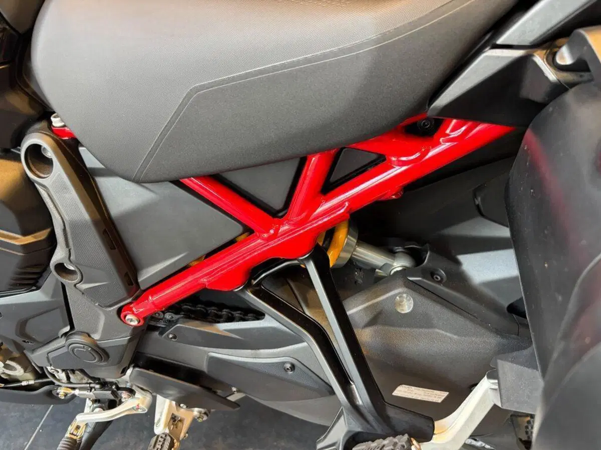 Ducati Multistrada V4 Pikes Peak (2025 - 26) (11)