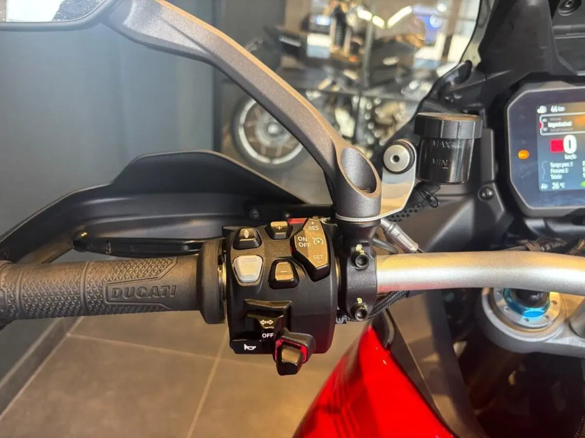 Ducati Multistrada V4 Pikes Peak (2025 - 26) (6)