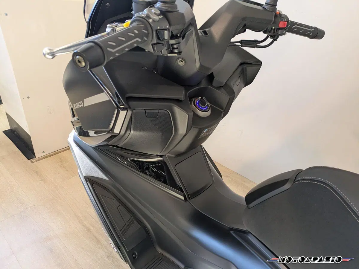 Kymco Xciting VS 400i (2023 - 26) (6)