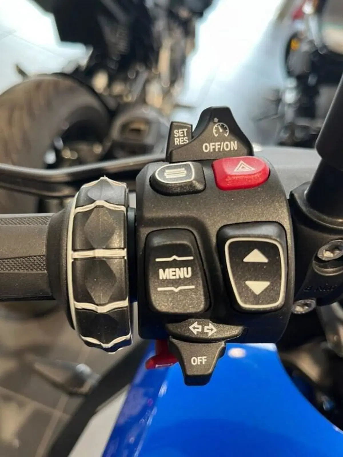 Bmw R 1300 R (2026 - 27) (3)