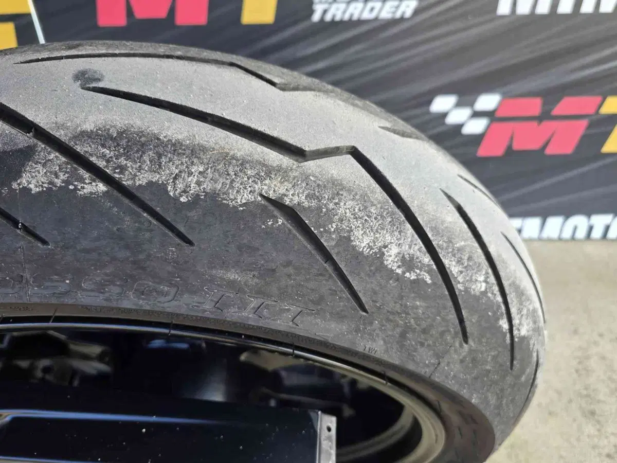 Aprilia Dorsoduro 750 (2009 - 14) (11)