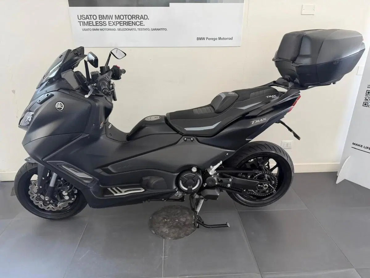 Yamaha T-Max 560 (2022 - 24) (12)