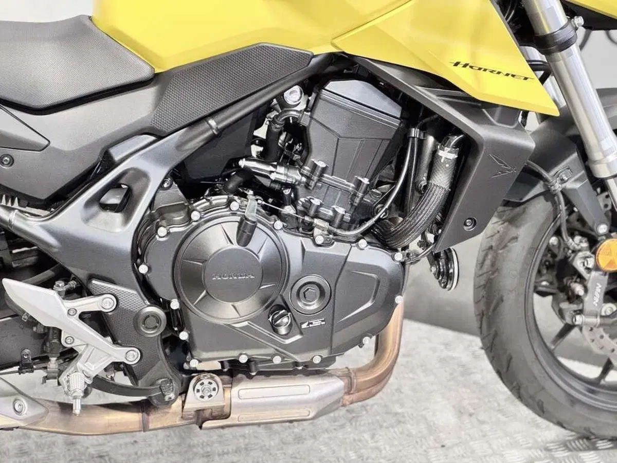 Honda CB 750 Hornet (2023 - 24) (11)