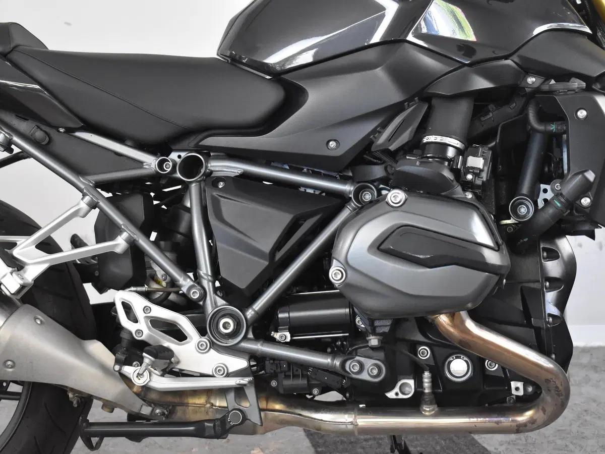 Bmw R 1200 R (2015 - 16) (9)