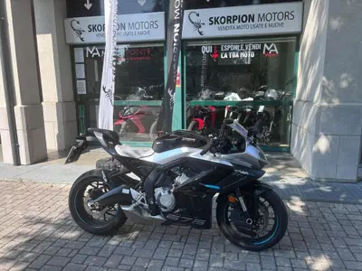 CFMOTO 675SR-R (2025 - 26) usata