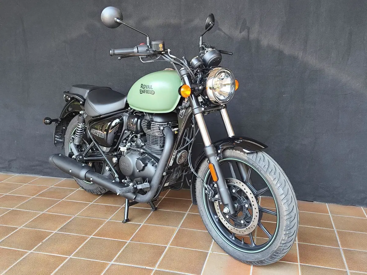 Royal Enfield Meteor 350 (2021 - 26) (7)