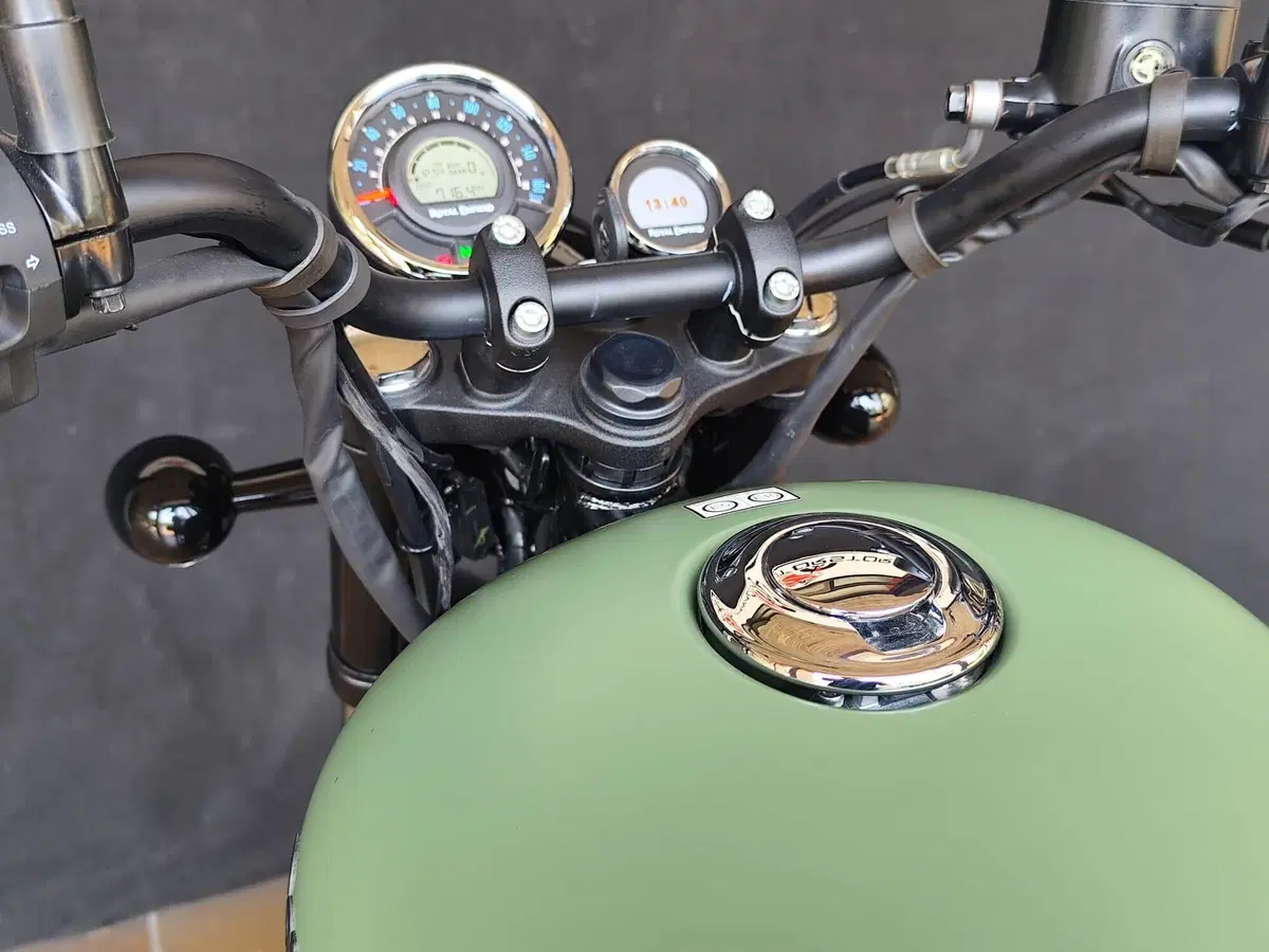 Royal Enfield Meteor 350 (2021 - 26) (16)