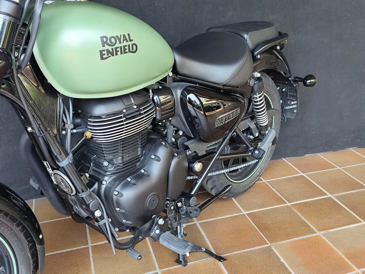 Royal Enfield Meteor 350 (2021 - 26) (19)