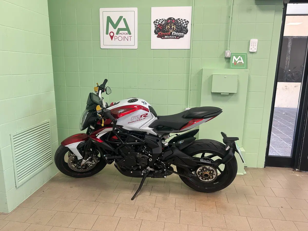 MV Agusta Brutale 800 RR (2021 - 25) (2)