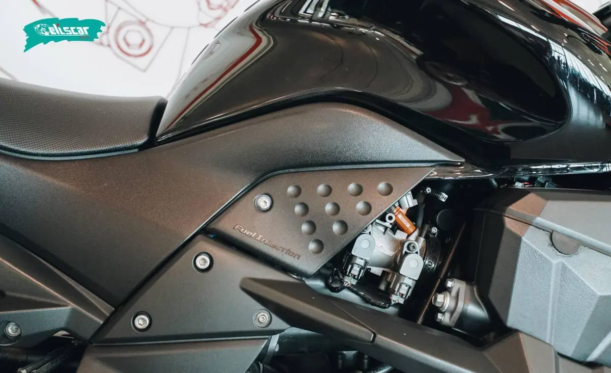 Kawasaki Z 1000 (2007 - 09) (12)