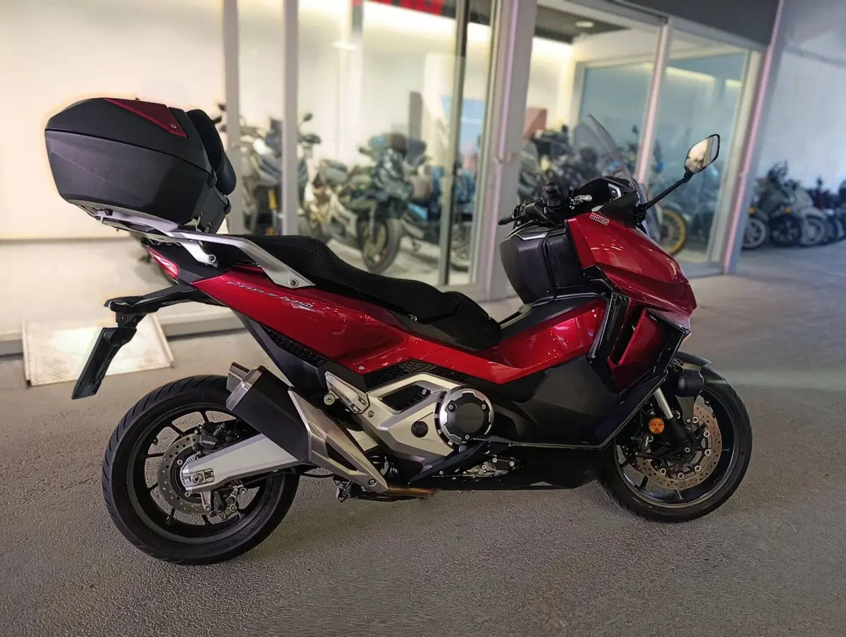 Honda Forza 750 DCT Urban (2021 - 24) (2)