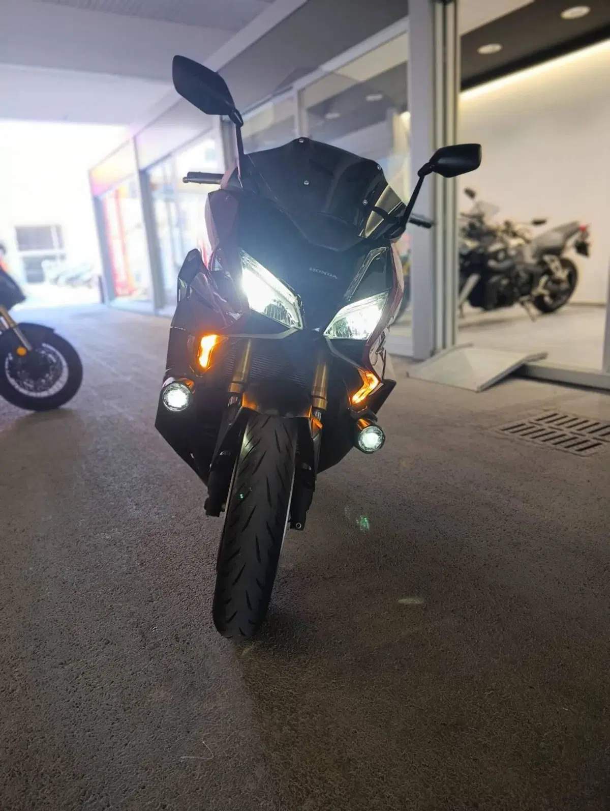 Honda Forza 750 DCT Urban (2021 - 24) (4)