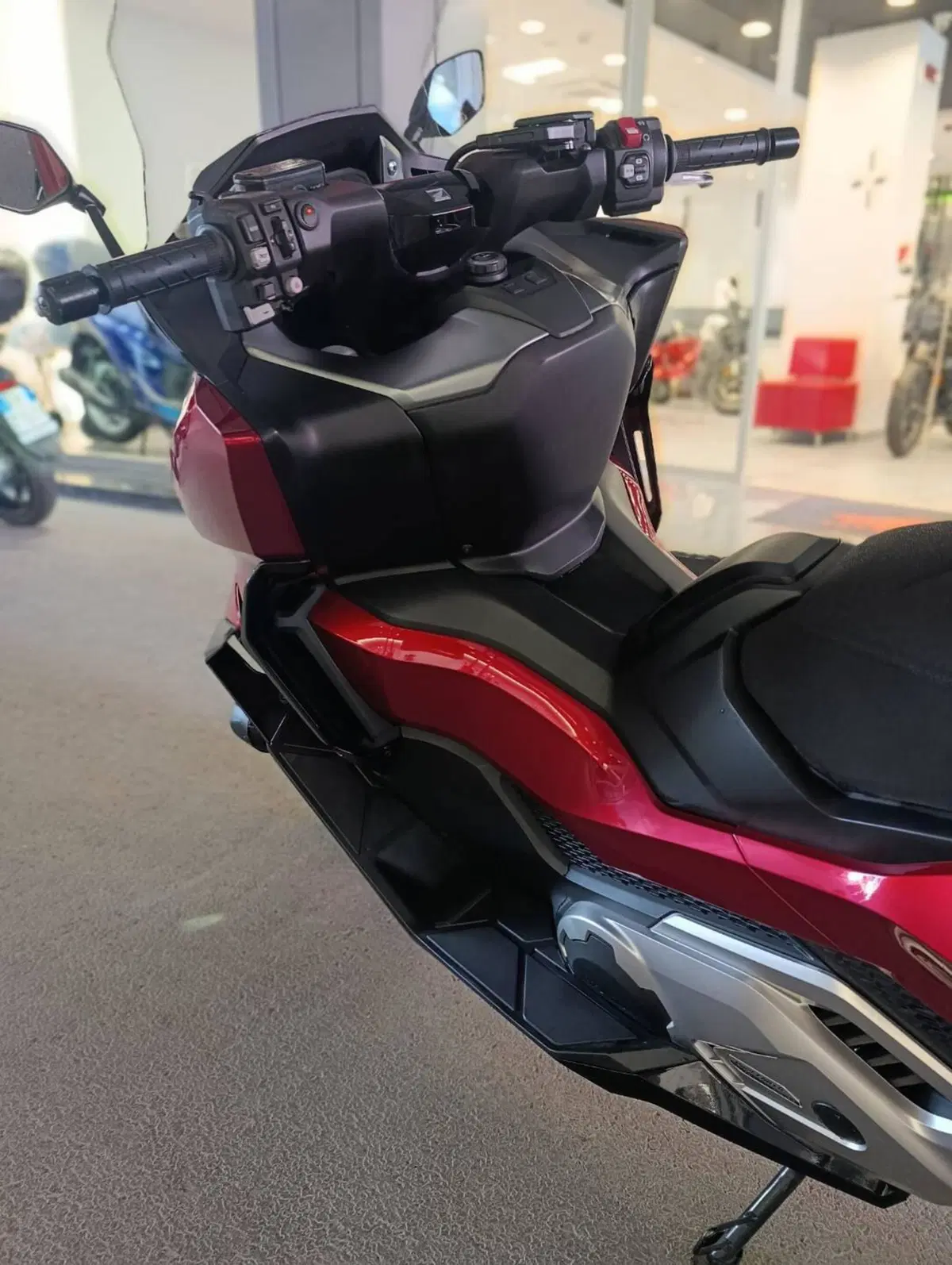 Honda Forza 750 DCT Urban (2021 - 24) (6)