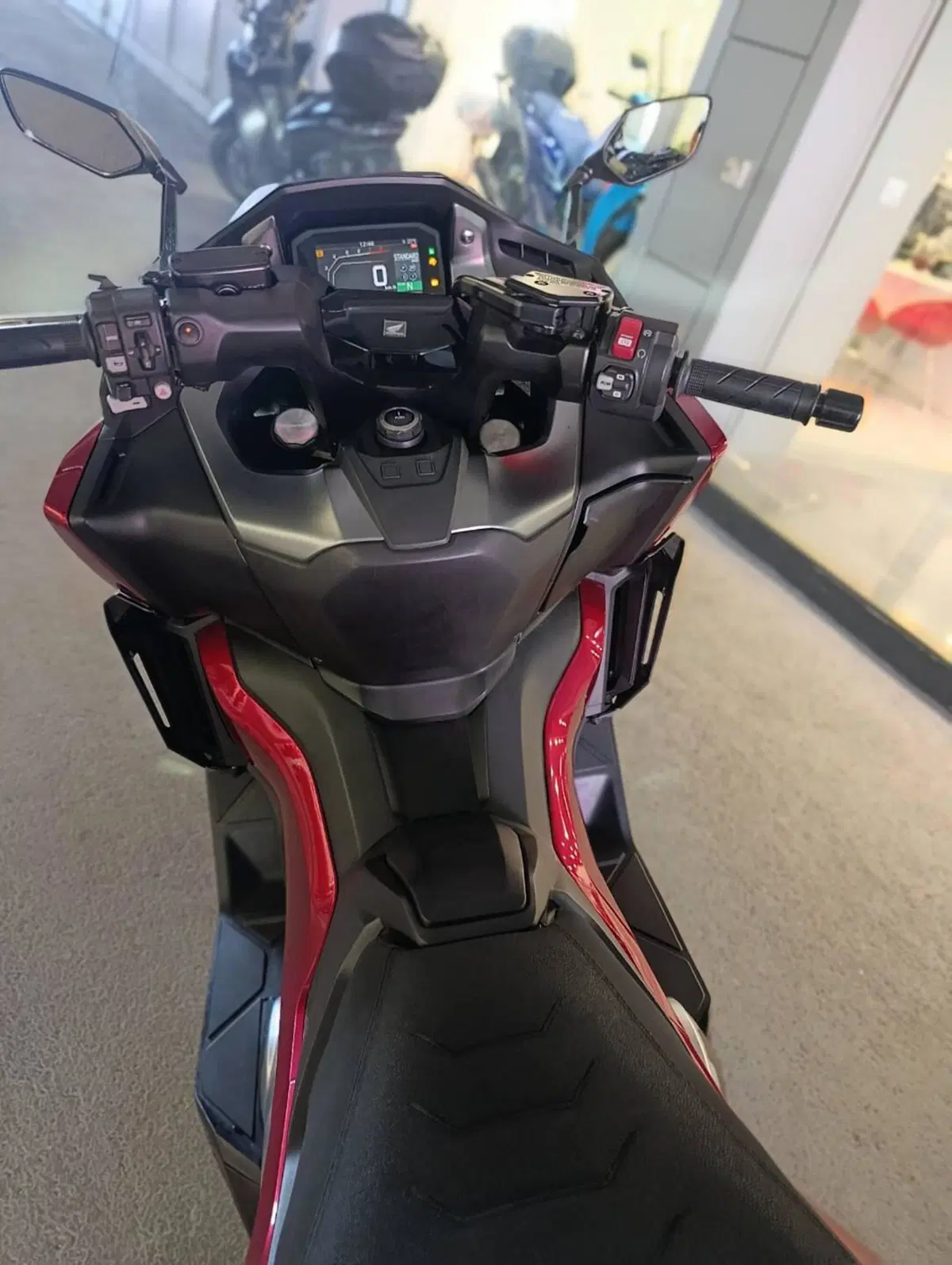 Honda Forza 750 DCT Urban (2021 - 24) (9)