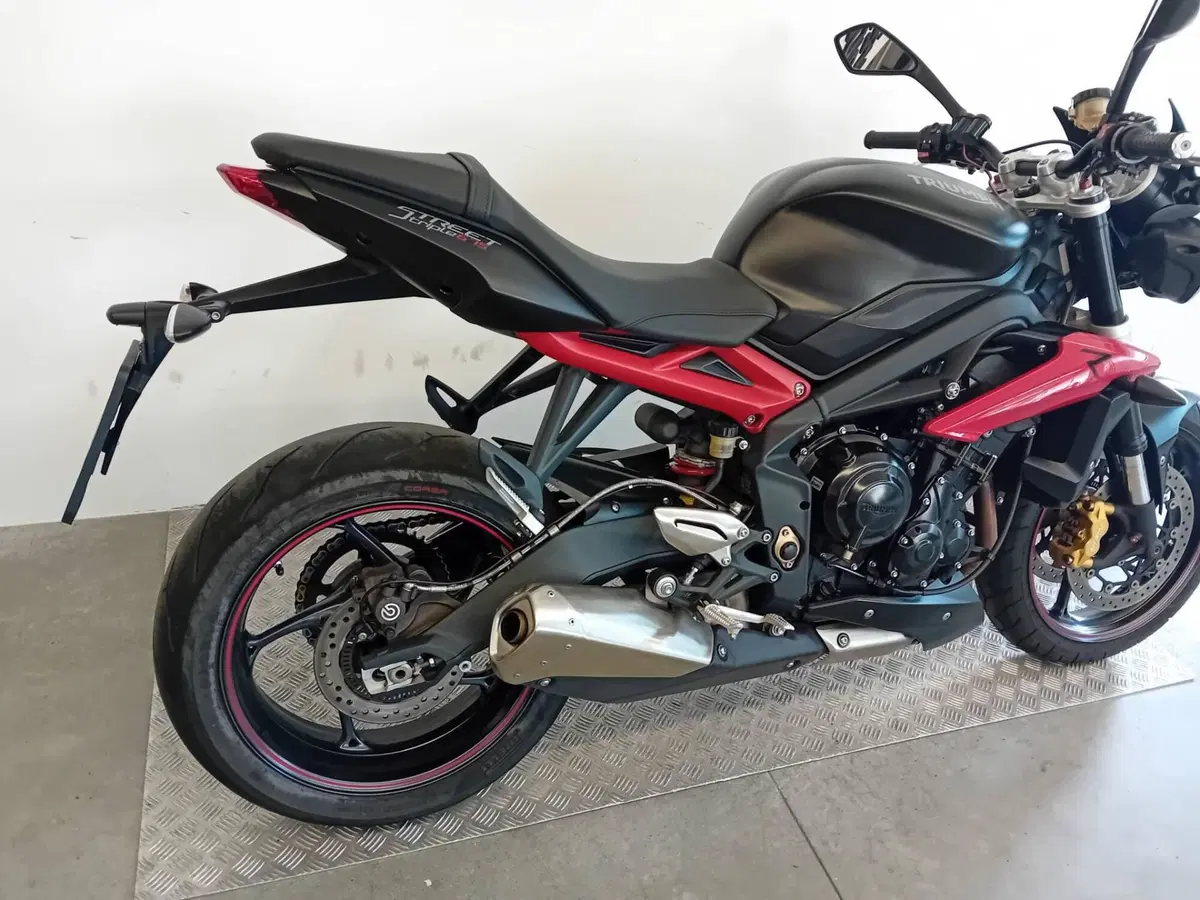 Triumph Street Triple R (2017 - 20) (6)