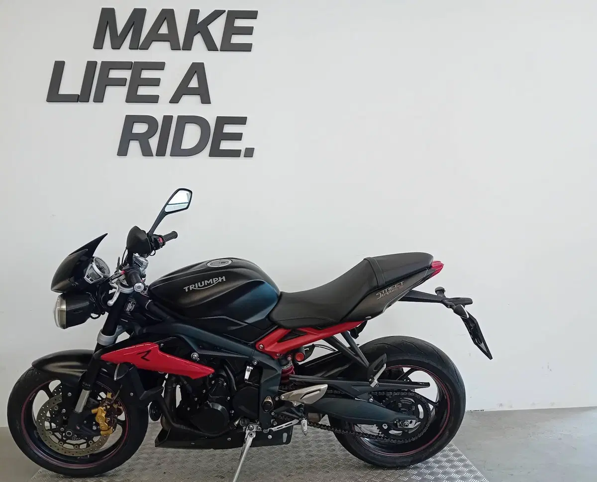 Triumph Street Triple R (2017 - 20) (2)