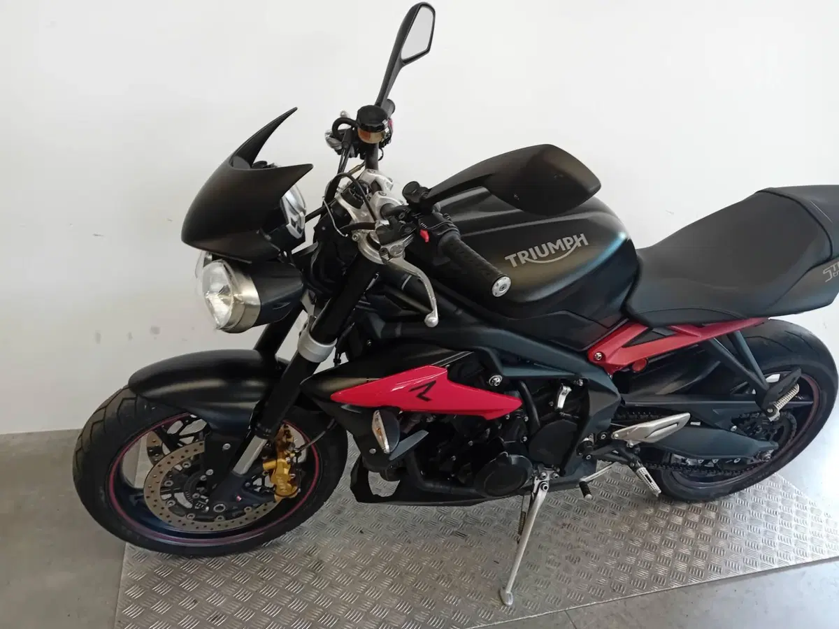 Triumph Street Triple R (2017 - 20) (4)