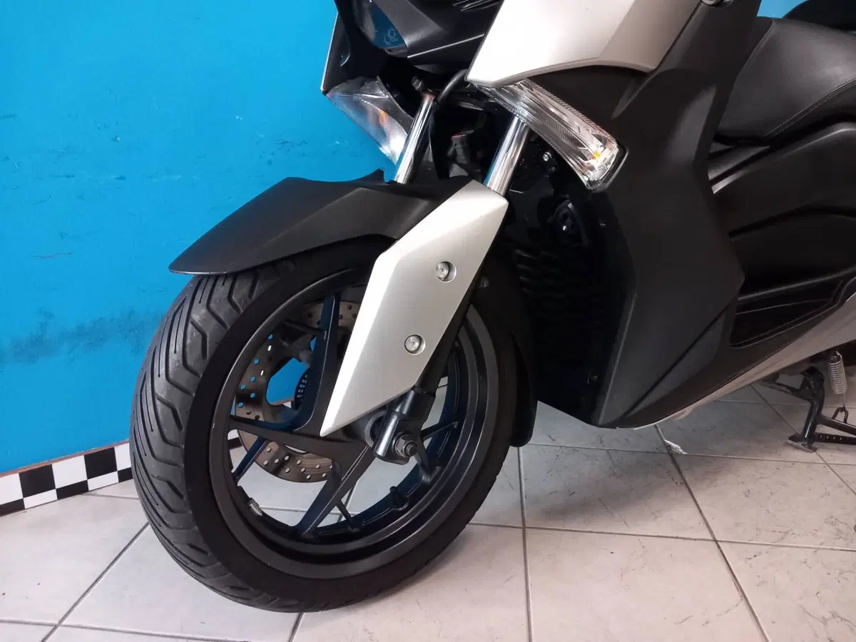 Yamaha X-Max 300 ABS (2017 - 20) (7)