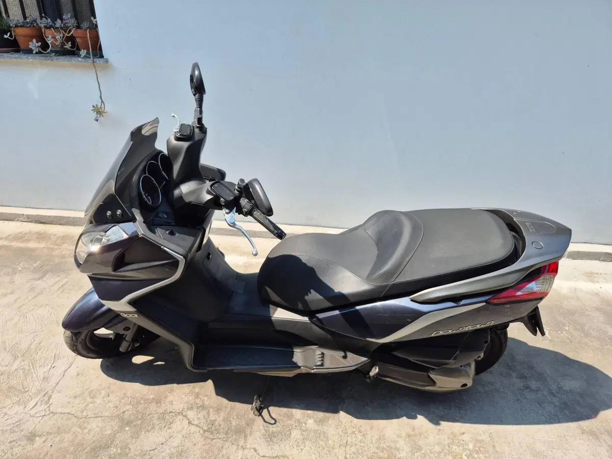 Kymco Downtown 300i ABS (2009 - 17)