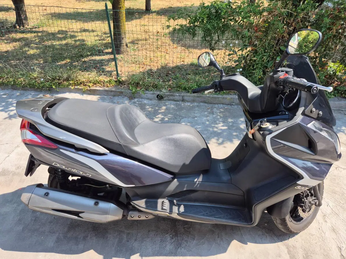Kymco Downtown 300i ABS (2009 - 17) (2)