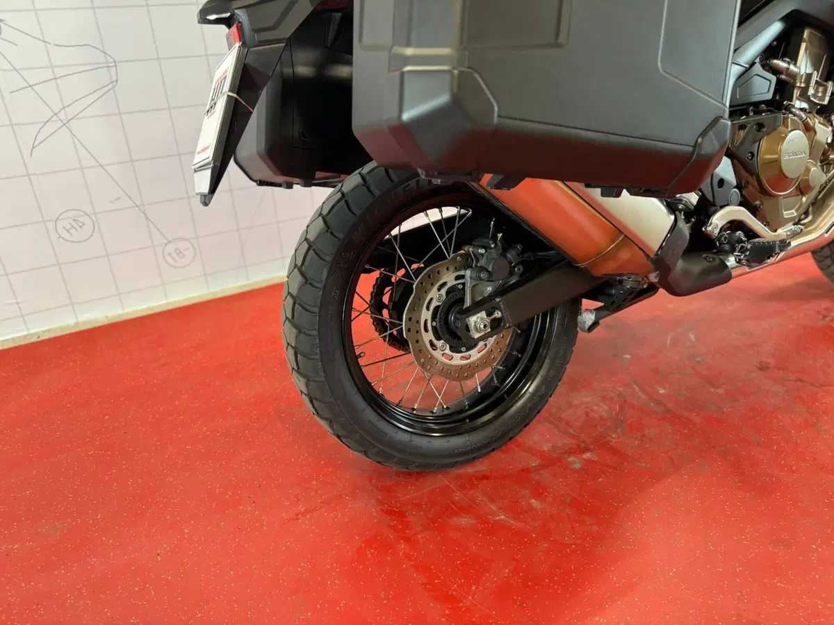 Honda Africa Twin CRF 1100L Travel Edition (2022 - 23) (11)