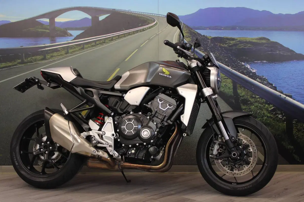 Honda CB 1000 R + Limited Edition (2019) (5)