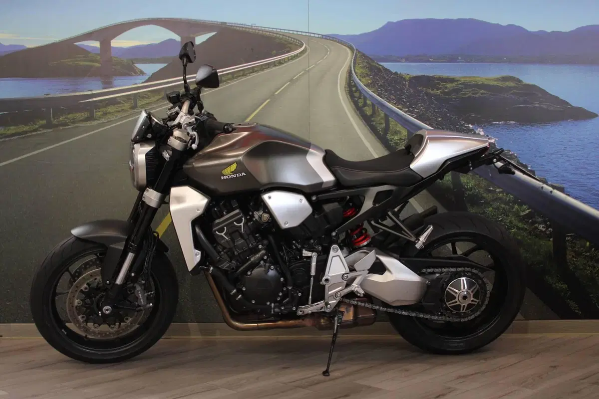 Honda CB 1000 R + Limited Edition (2019) (7)