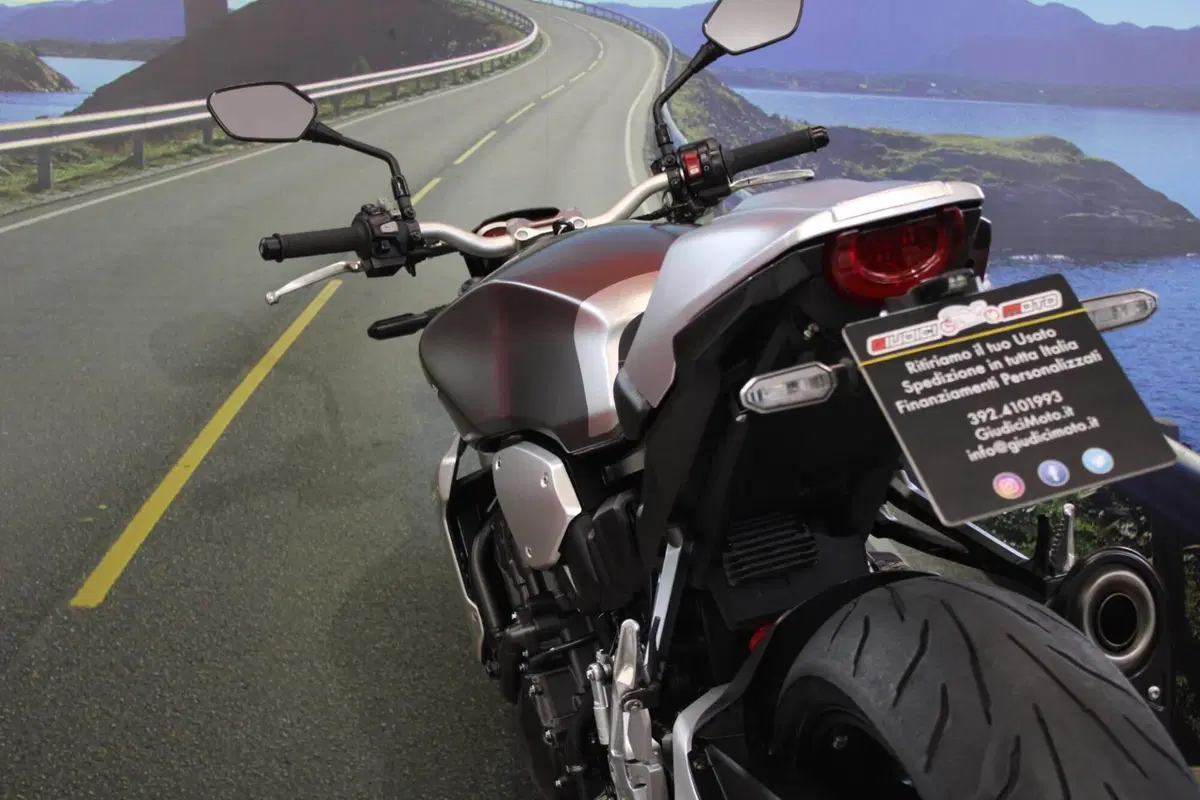 Honda CB 1000 R + Limited Edition (2019) (17)