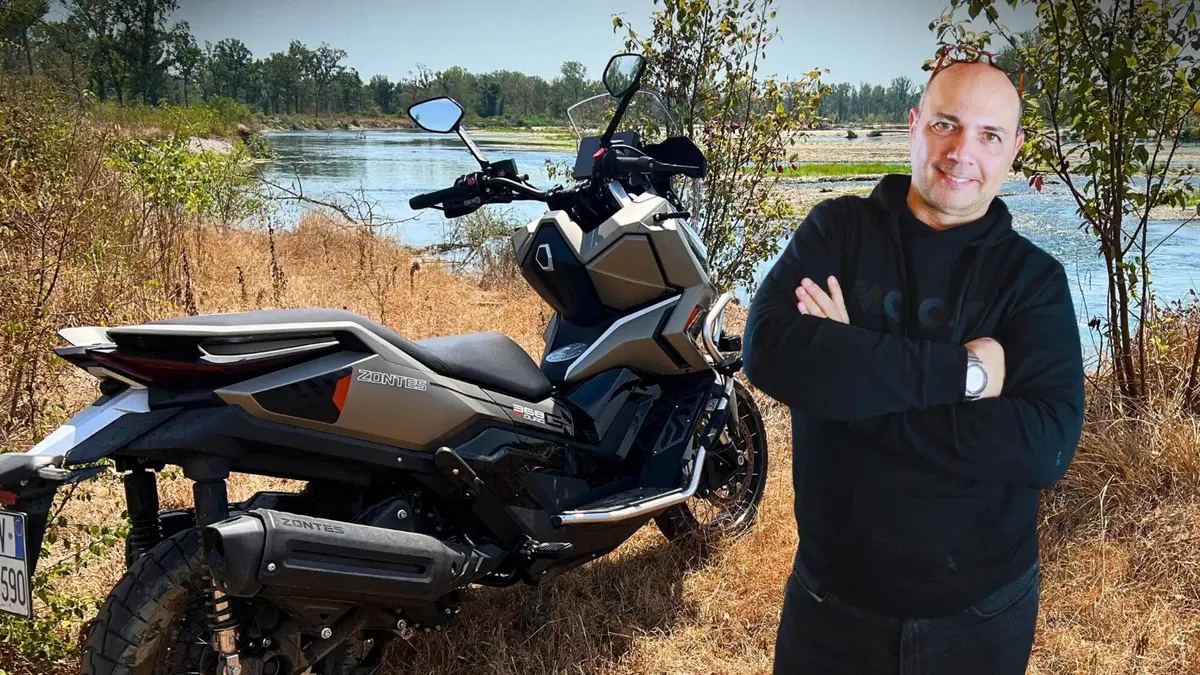 Prova Zontes 368G MY26: lo scooter Adventure che non si tira indietro nemmeno in fuoristrada [VIDEO]