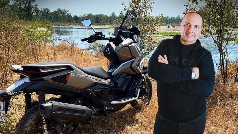 Prova Zontes 368G MY26: lo scooter Adventure che non si tira indietro nemmeno in fuoristrada [VIDEO]