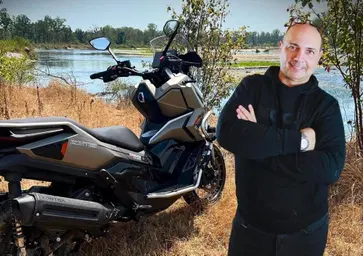 Prova Zontes 368G MY26: lo scooter Adventure che non si tira indietro nemmeno in fuoristrada [VIDEO]