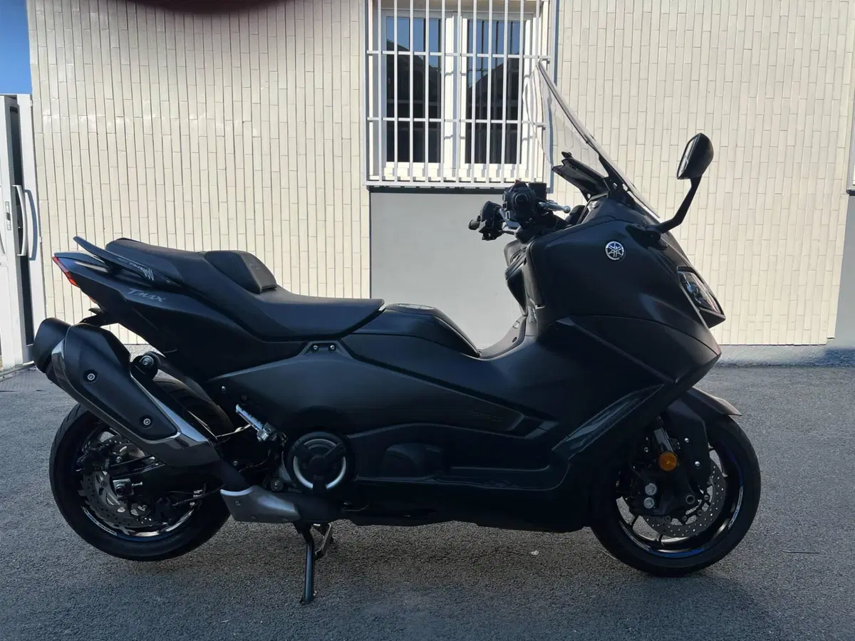 Yamaha T-Max 560 (2022 - 24) (2)