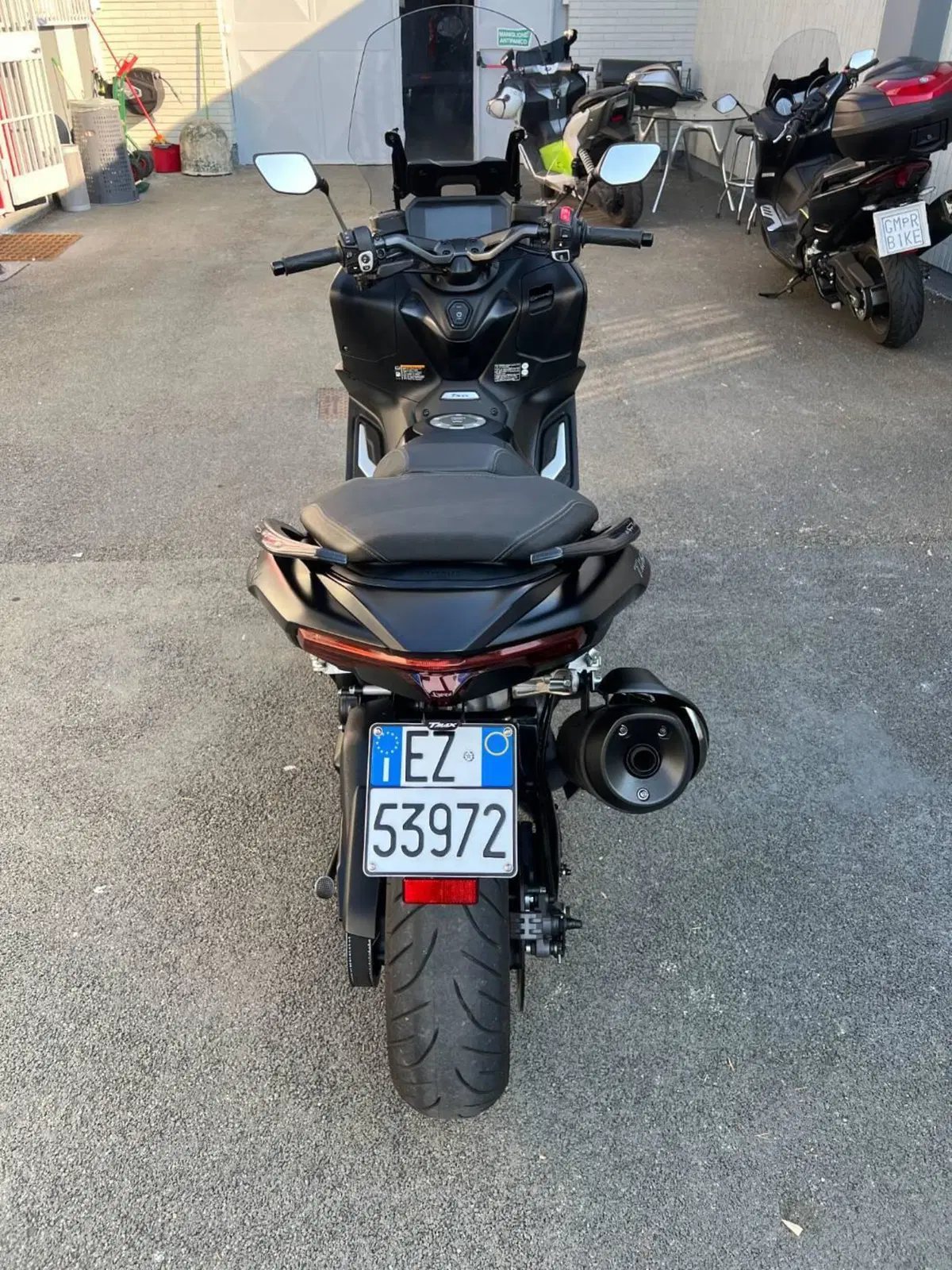 Yamaha T-Max 560 (2022 - 24) (4)