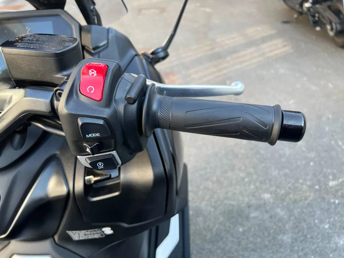 Yamaha T-Max 560 (2022 - 24) (10)