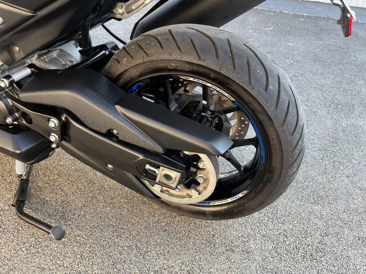 Yamaha T-Max 560 (2022 - 24) (14)