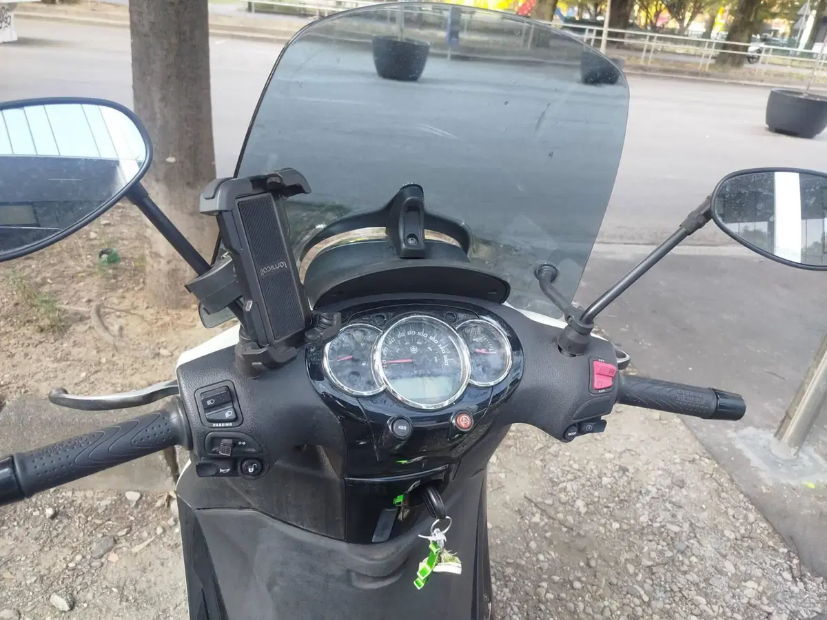 Piaggio Beverly 300 ABS-ASR (2021 - 25) (3)