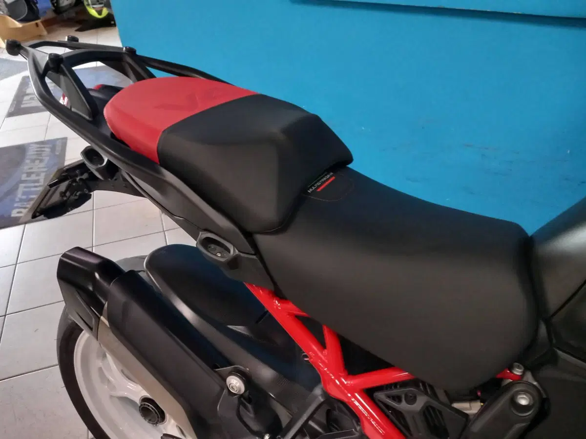 Ducati Multistrada V4 Pikes Peak (2021 - 24) (14)