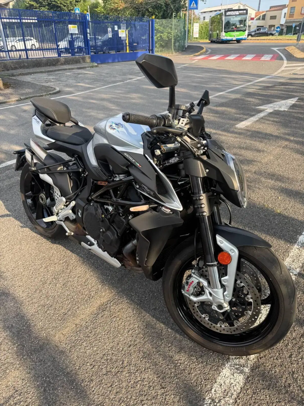 MV Agusta Brutale 1000 RS (2022 - 26) (2)