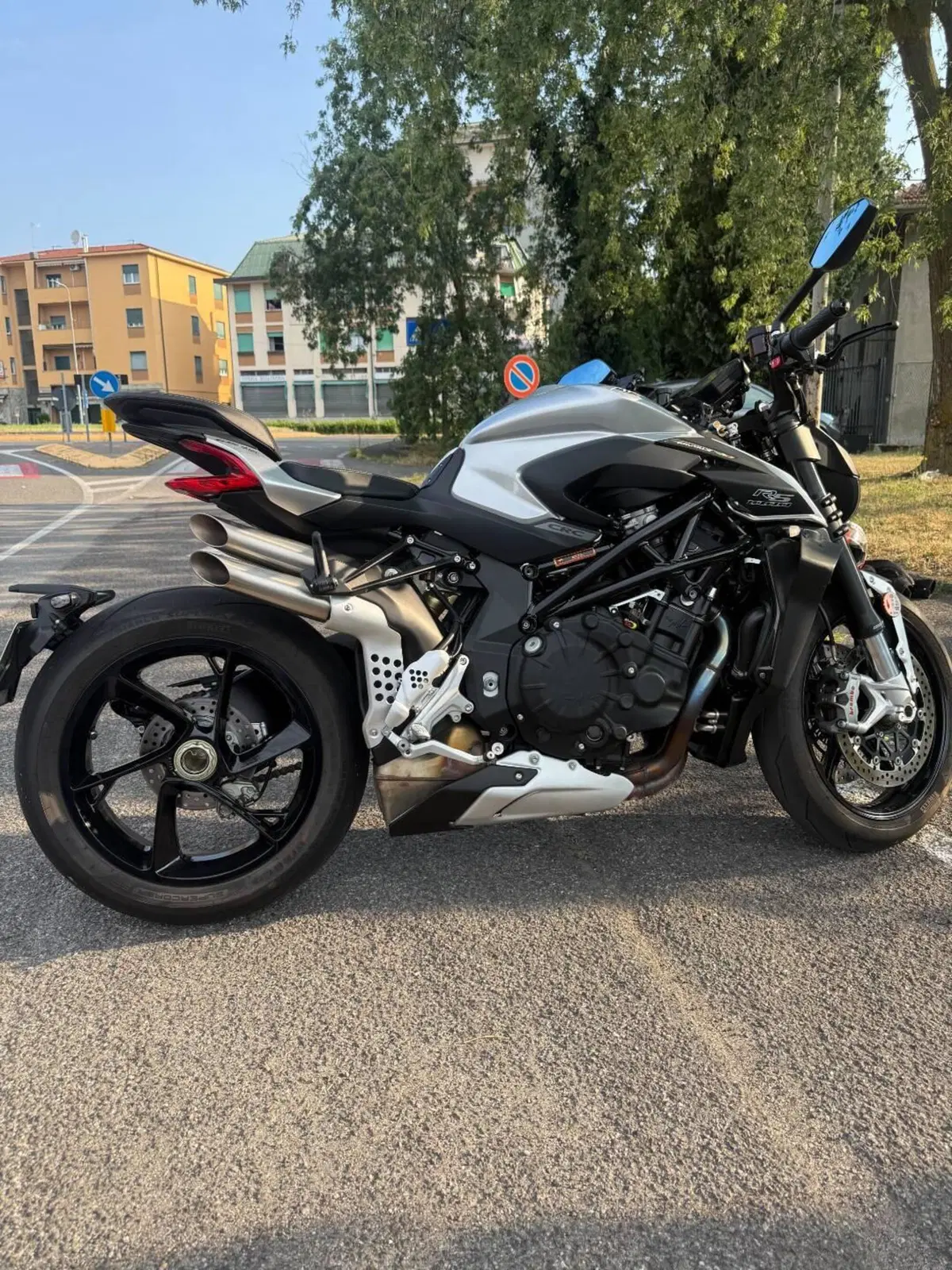 MV Agusta Brutale 1000 RS (2022 - 26) (3)
