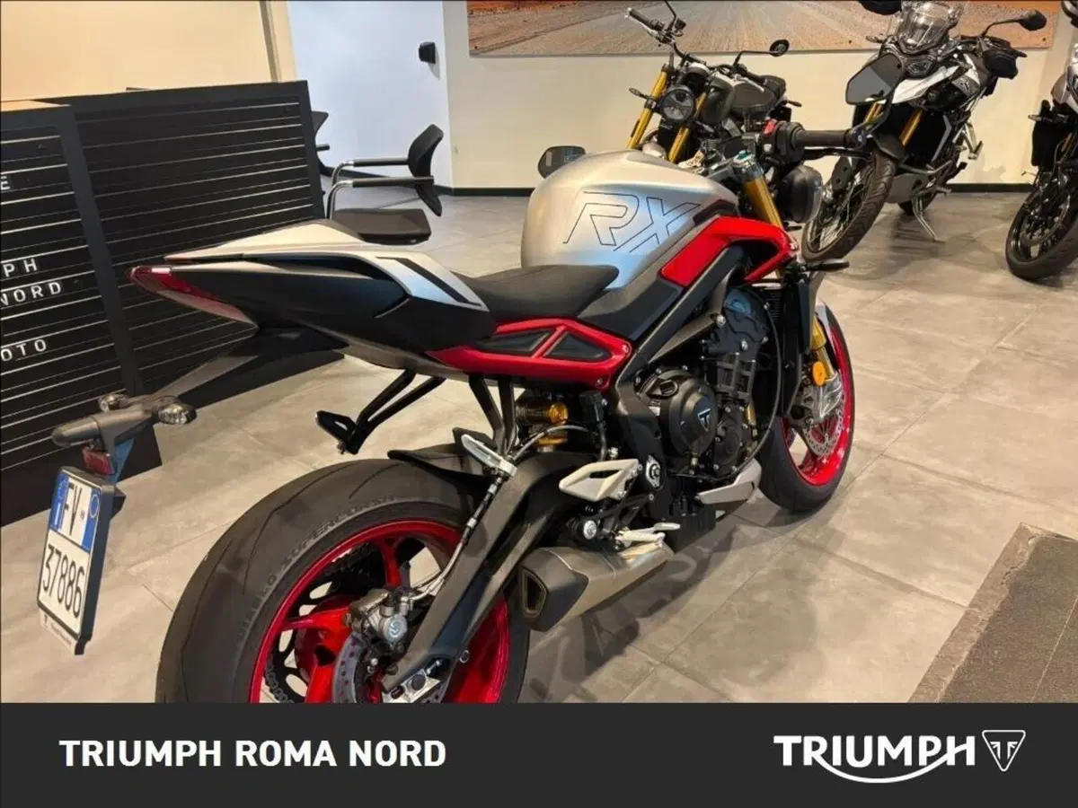Triumph Street Triple 765 RX (2026) (3)